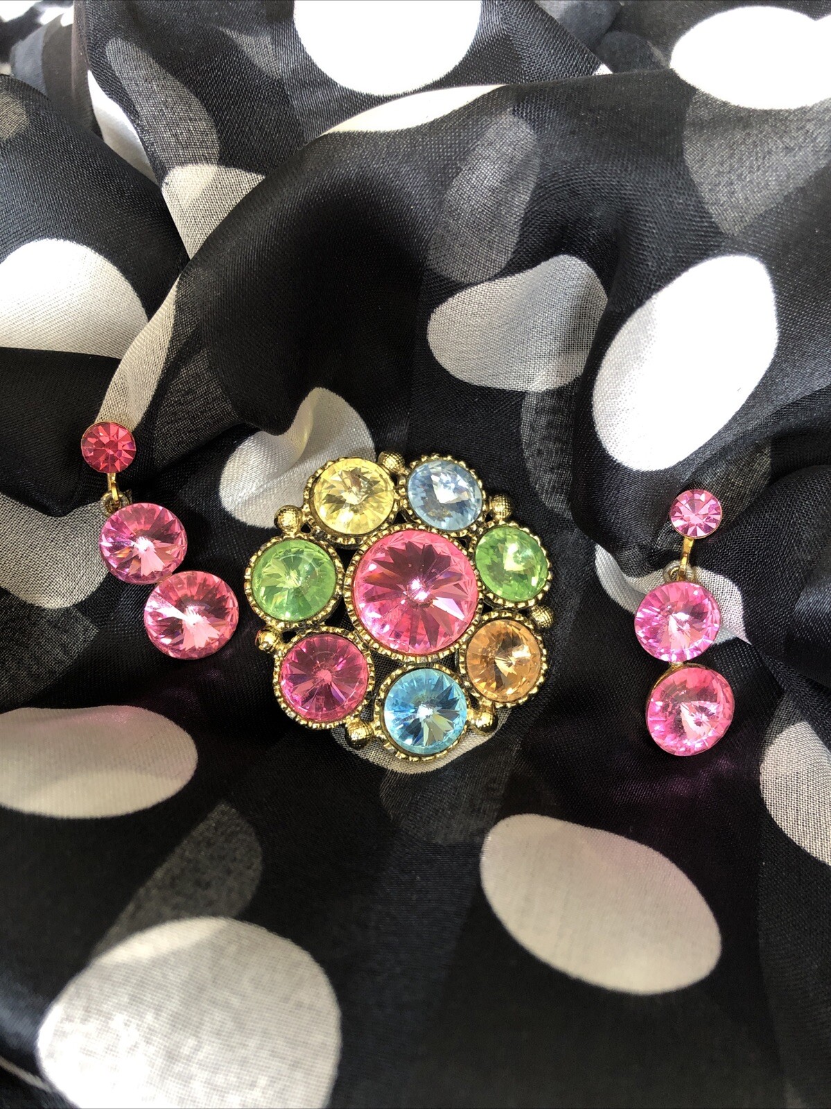 Extravagant Pink Vintage Jewelry Set