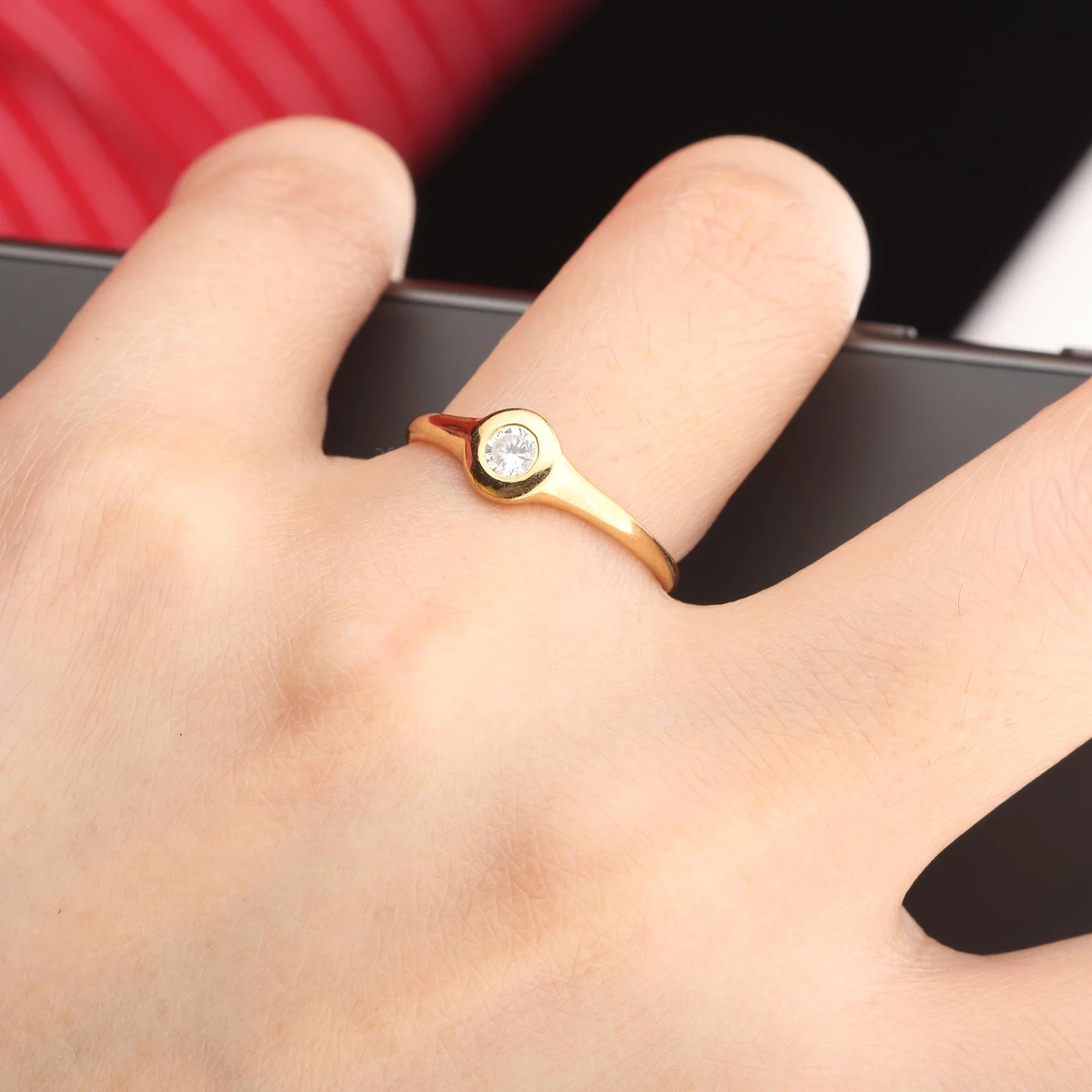 Lab Grown Round Diamond Wedding Rings 9k Gold Anniversary Rings gifts for her