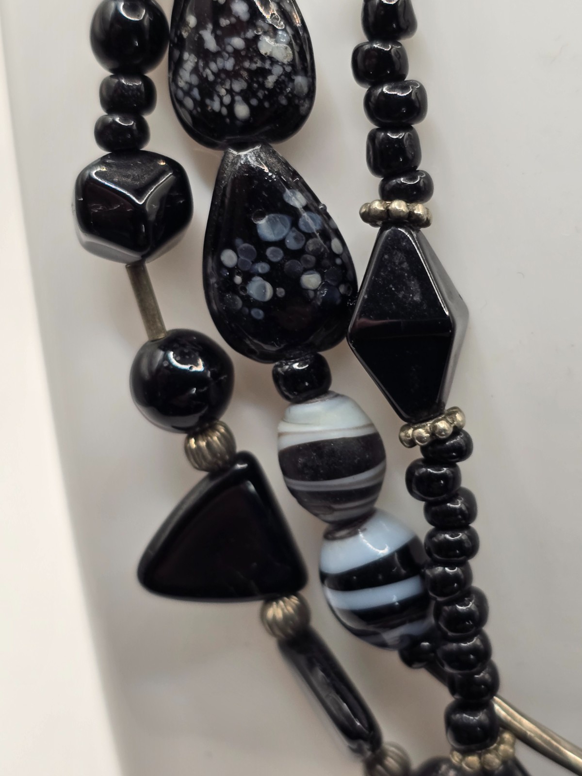 Black onyx and agate necklace