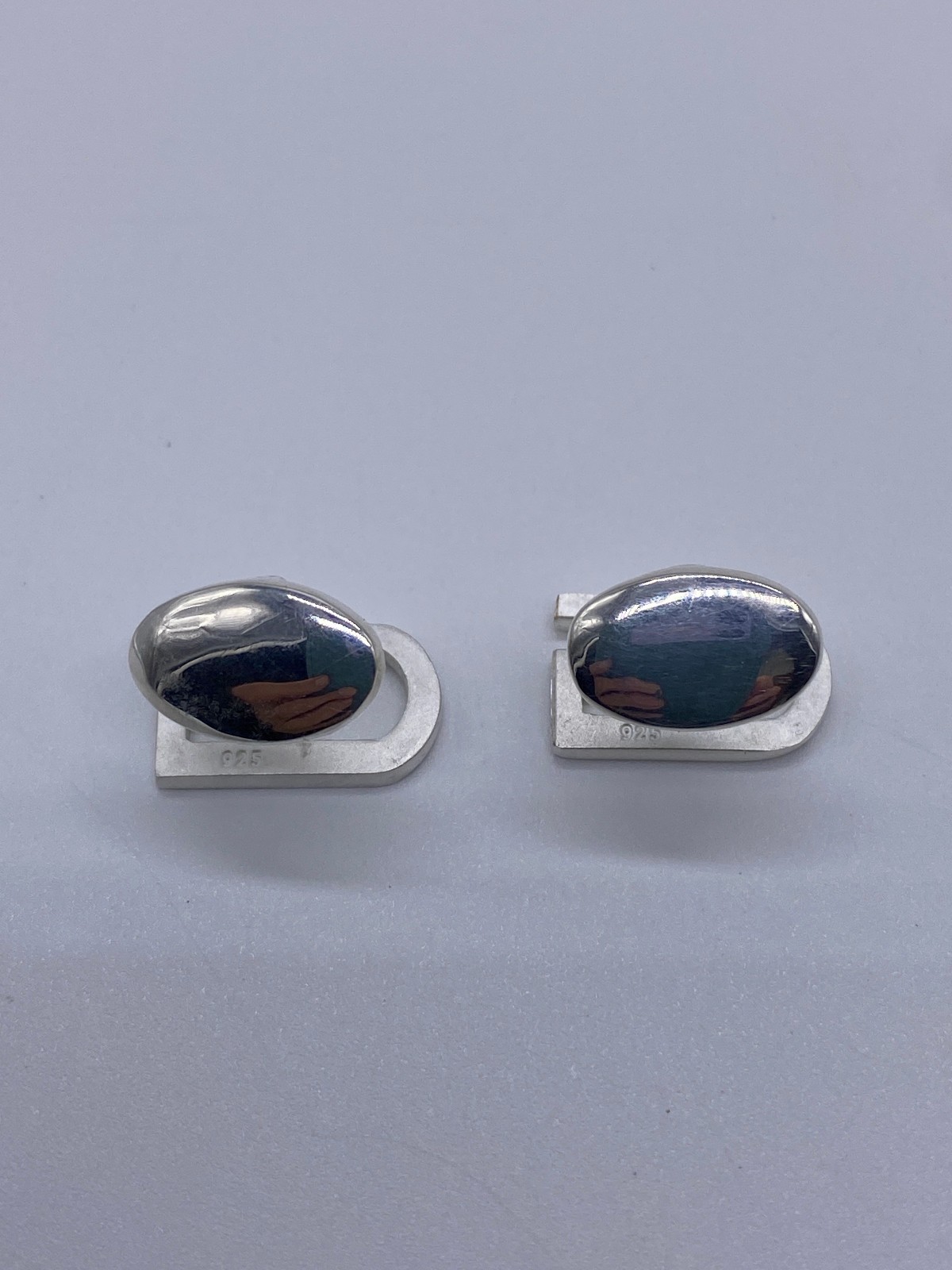 Gucci Cufflinks “G” Logo Sterling Silver 925 IN ORIGINAL BOX 8.6g, 1.7cm x 1.0cm