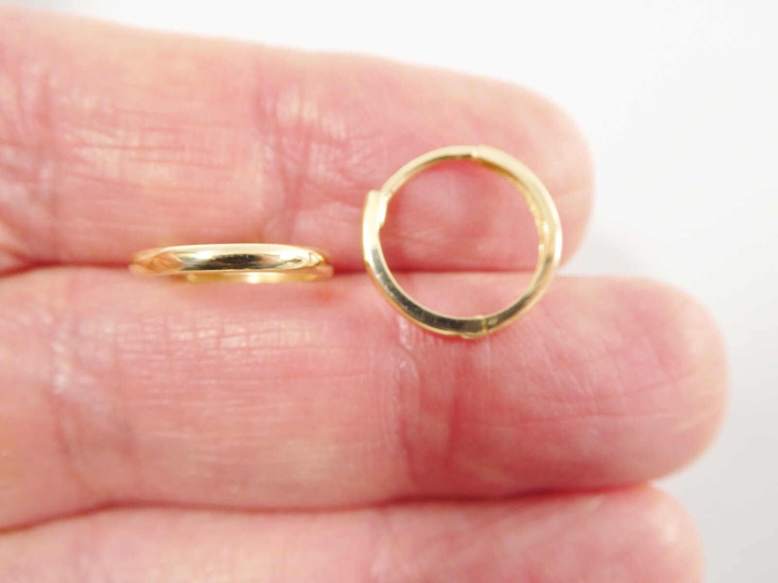 REAL 10K SOLID YELLOW GOLD 13.4MM PLAIN HUGGIE HOOP EARRING