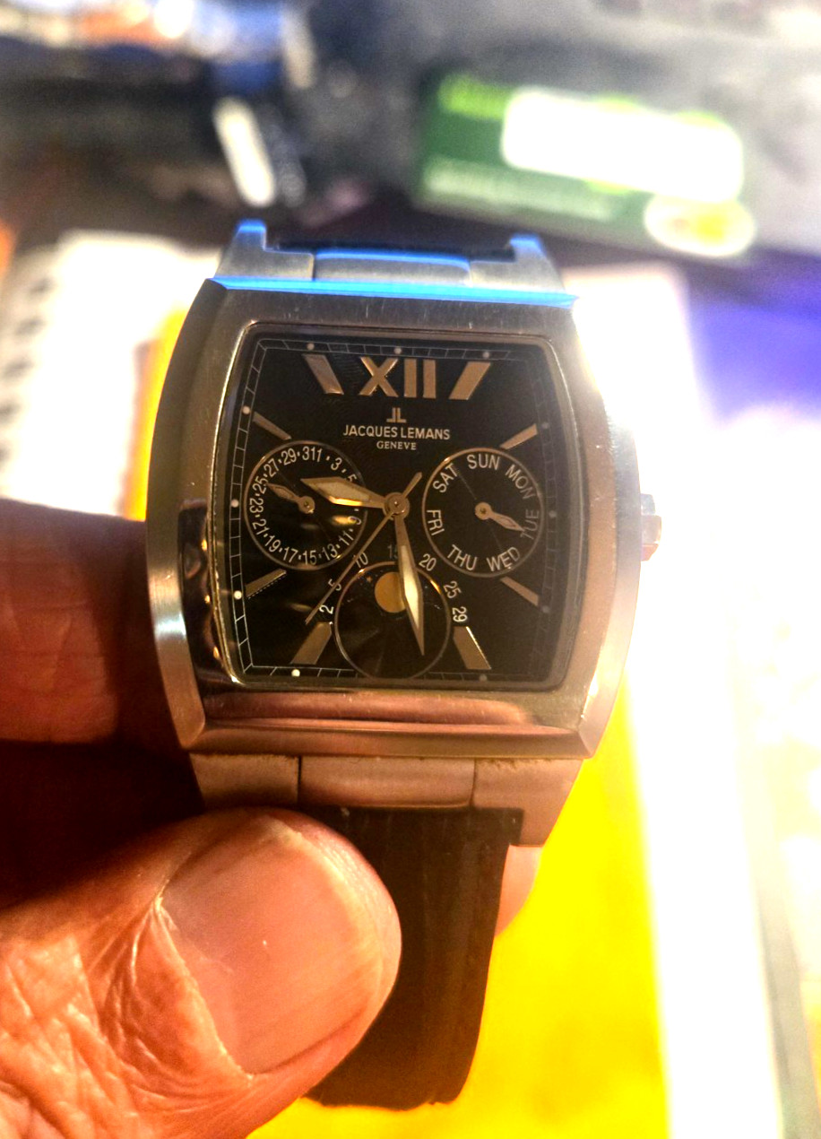 Jacques Lemans GENEVE GU122A TONNEAU Swiss Made Chronograph DAY/DATE/MOON PHASE