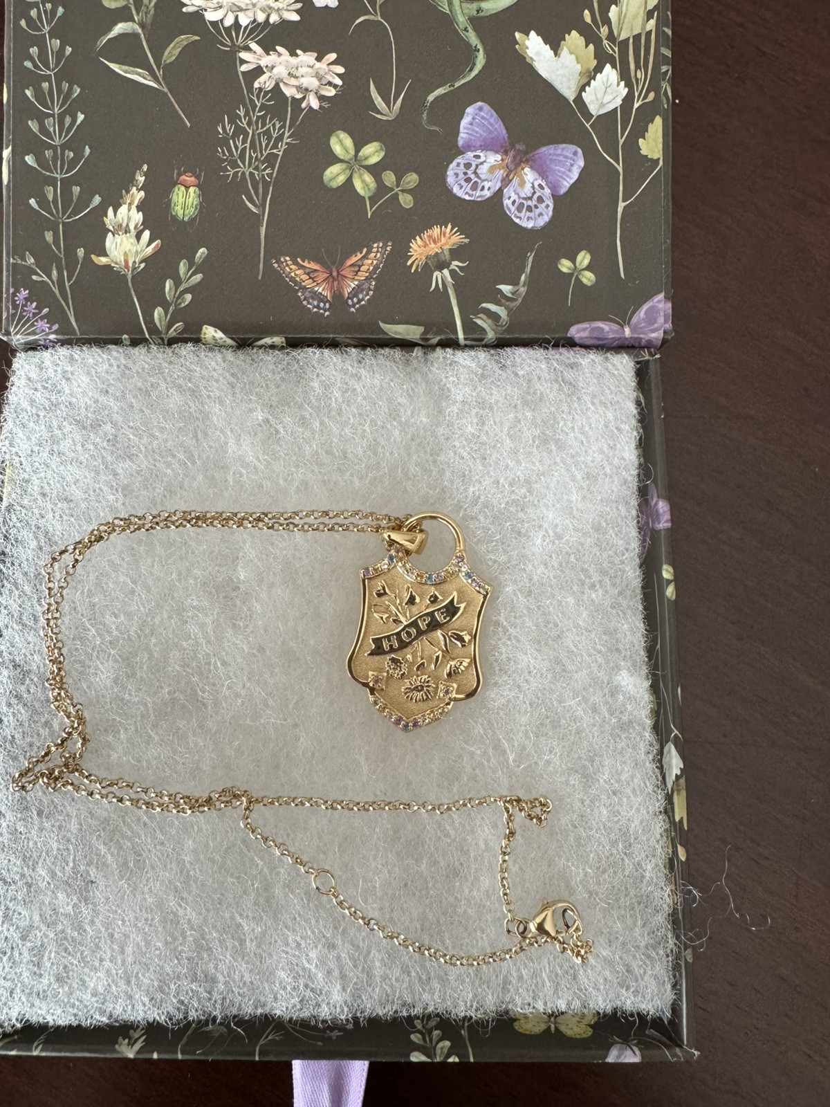 Jane Win Gold Plated Sterling Silver 925 Hope Shield Pendant and Chain NWOT