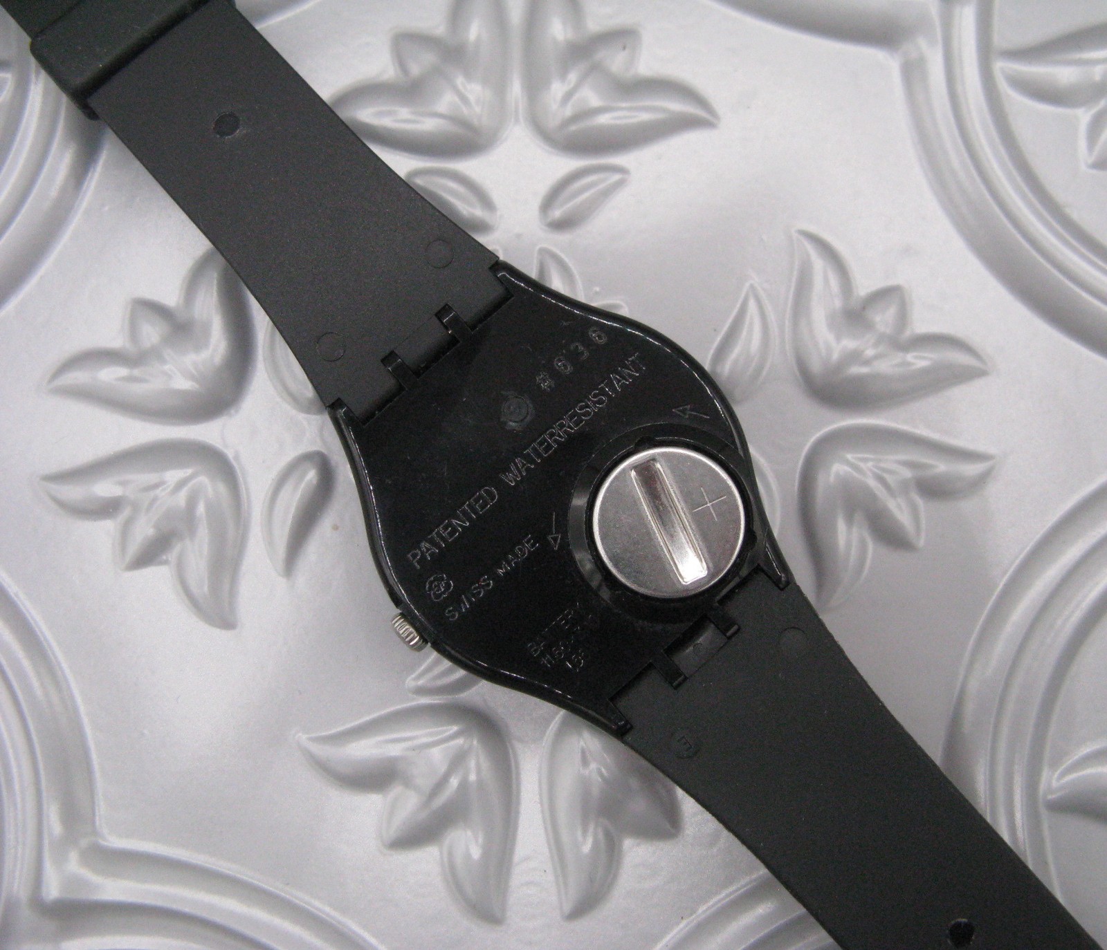 Swatch Watch BIZAR WORLD GB230 Scary Black Cat Monster Gent Vtg 2006 With Case