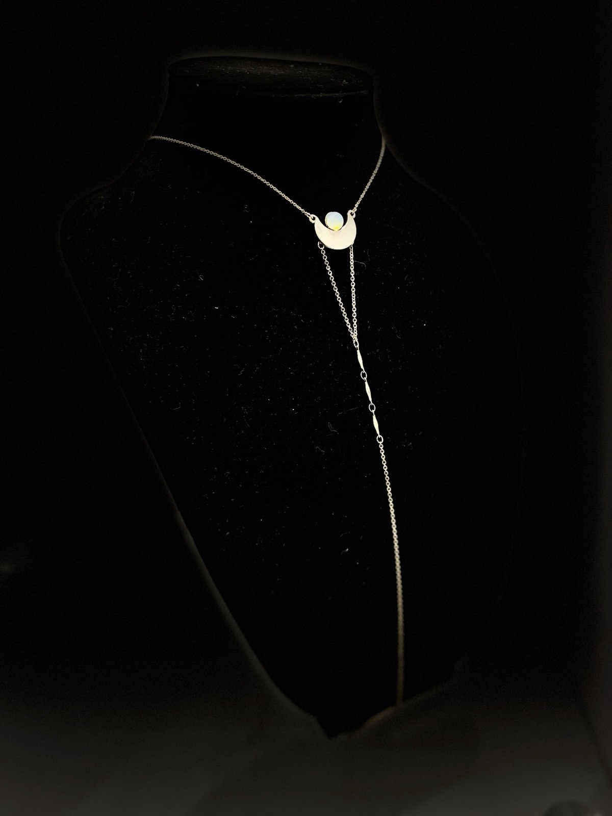 American Eagle Silver Tone Moon Pendant White Opal like glass Necklace 18″
