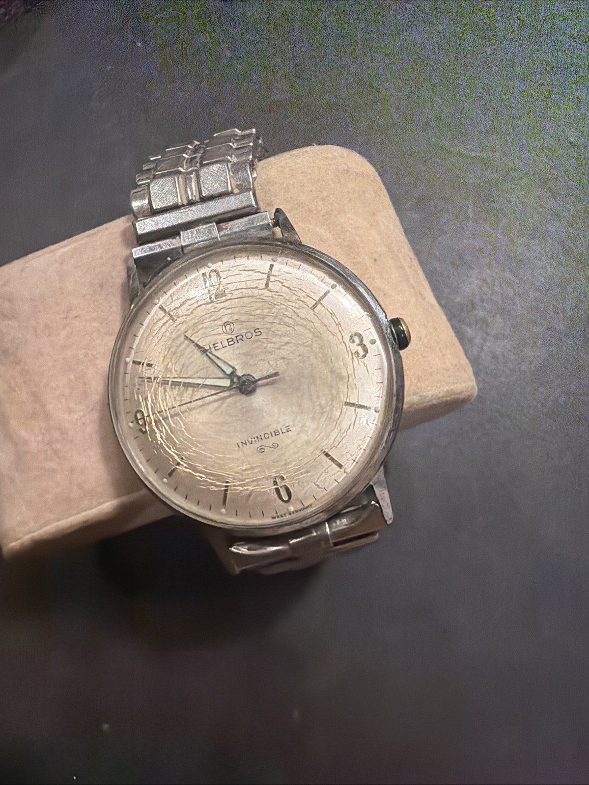 AL31 Vintage Helbros Invincible Mechanical Wind 17J 35mm Runs On&Off As Is**