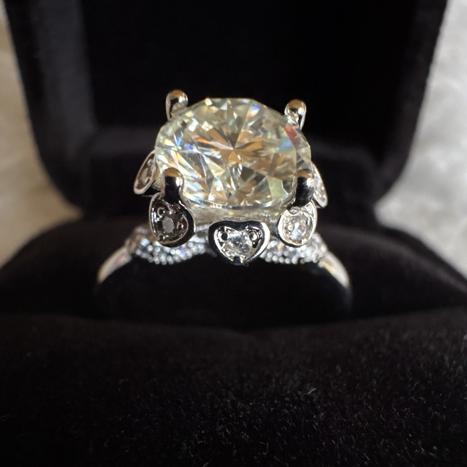 Size 8 GRA 2.0ctw D Round Clear Moissanite Ring 2mm Band CR7058