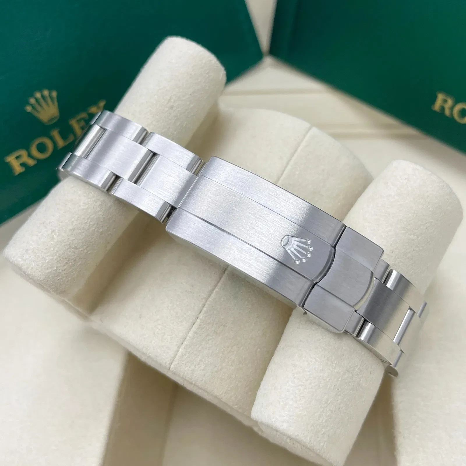 2025 Rolex Oyster Perpetual, Oystersteel 28mm Lavender, 276200.
