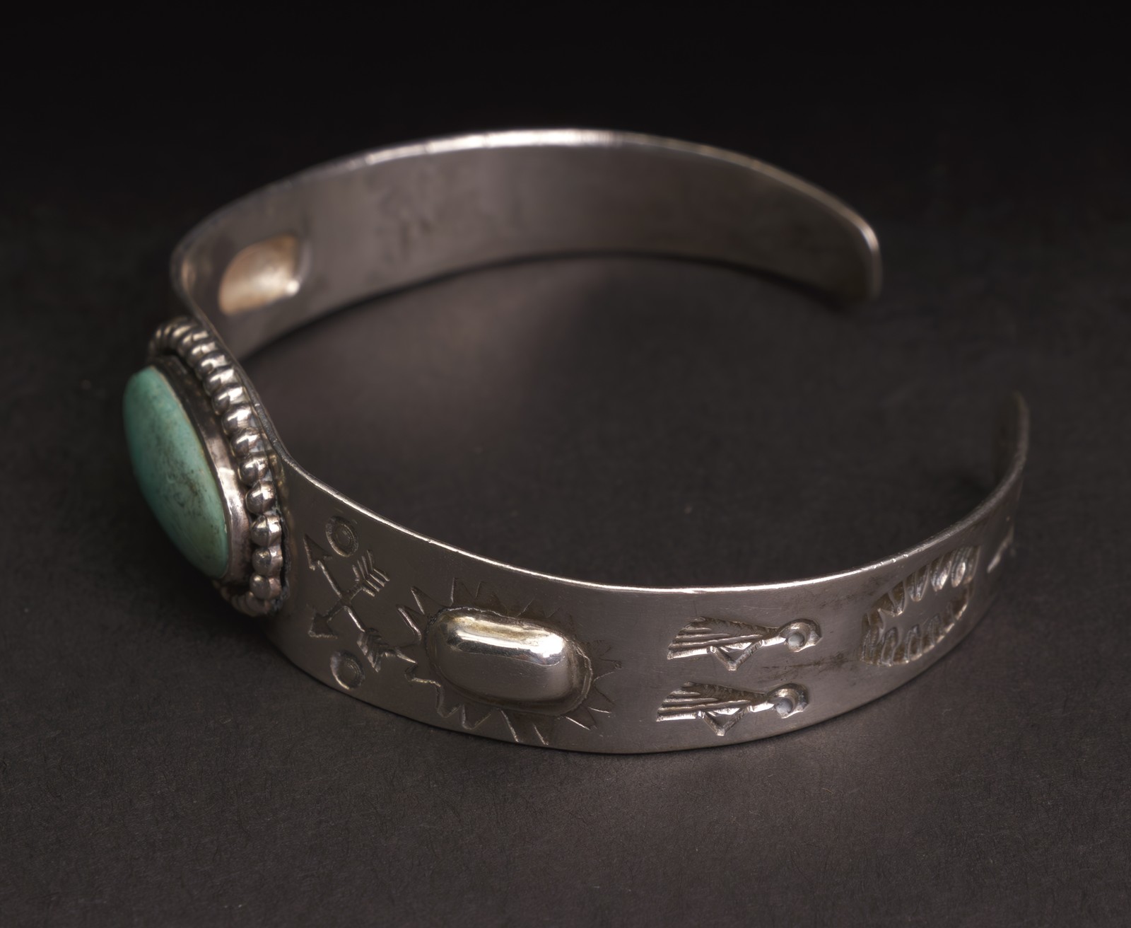 Fred Harvey Era 1940s Beaded Turquois & Arrows Sterling Silver Cuff Bracelet