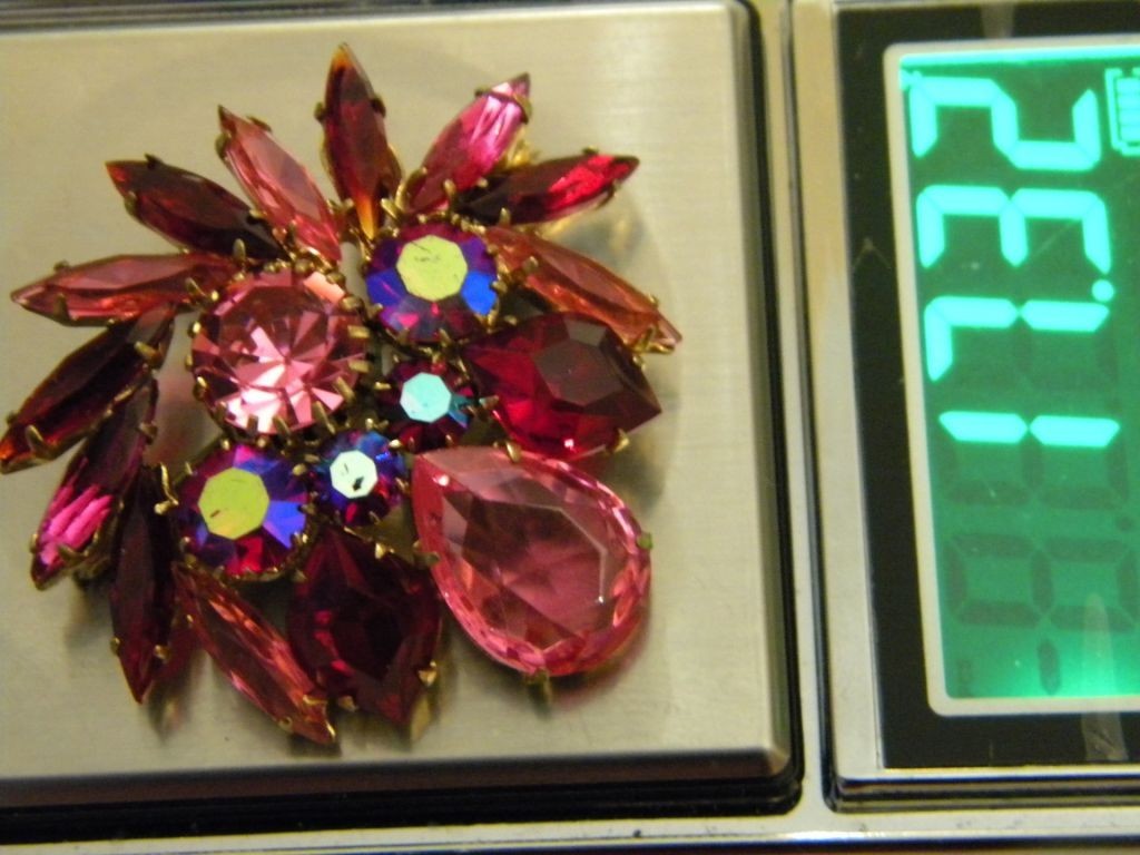 Beautiful Czech Jewelry Brooch Czechoslovakia Vintage Jablonex 198