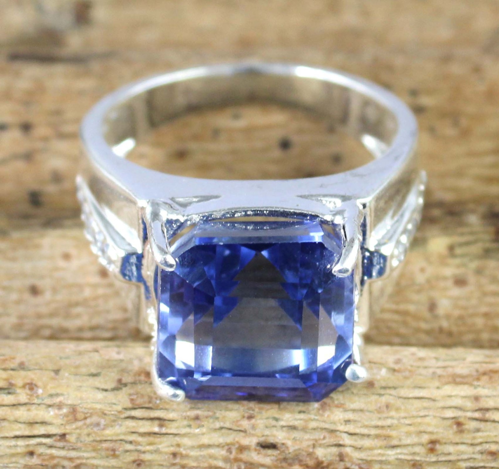Blue Sapphire 15.56 Ct/12 mm Natural Octagon Cut Gemstone Certified Men’s Ring