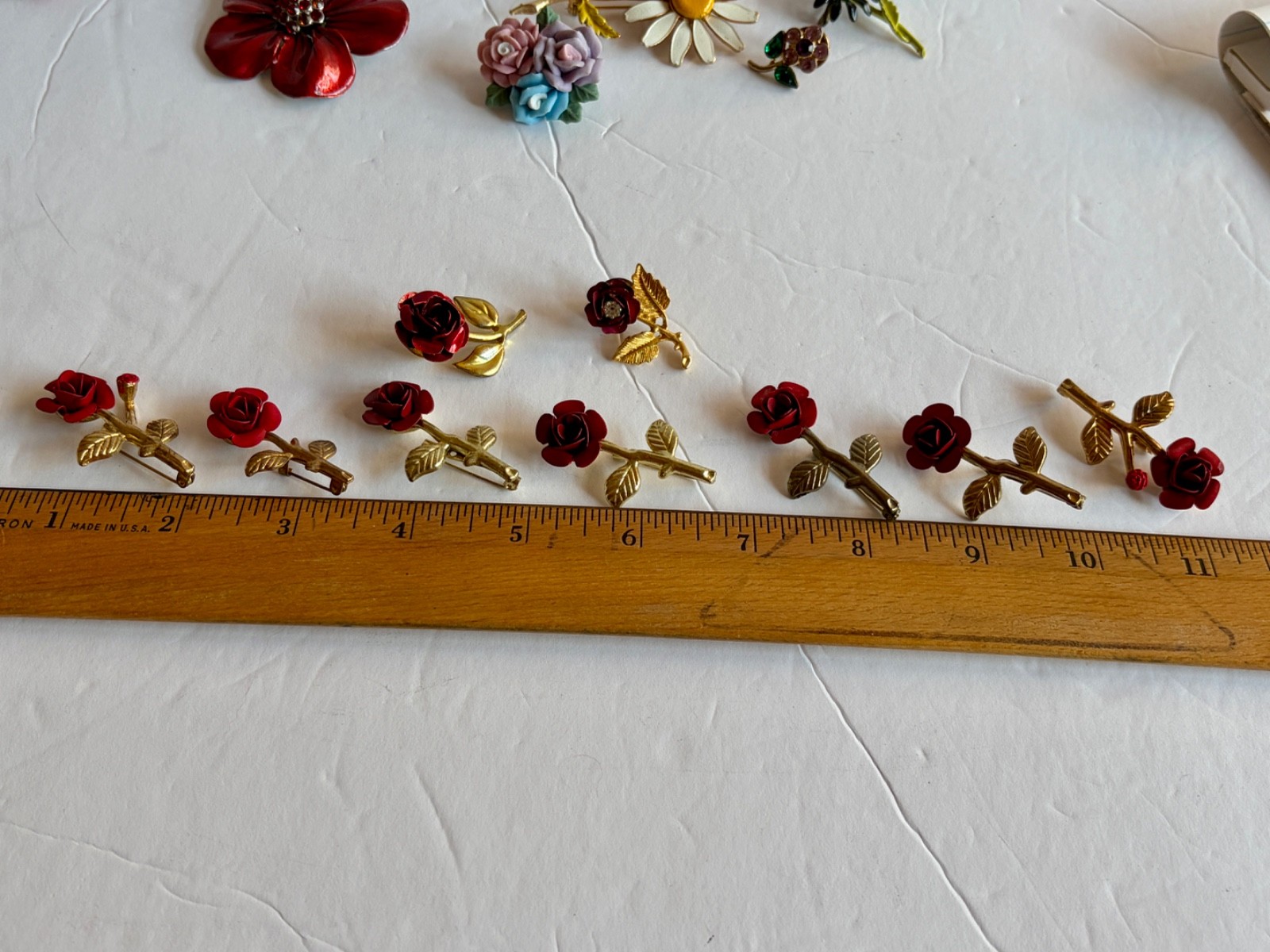 Floral Brooch Lot Of 26 Pins Metal Leather Enamel Porcelain Gold Tone