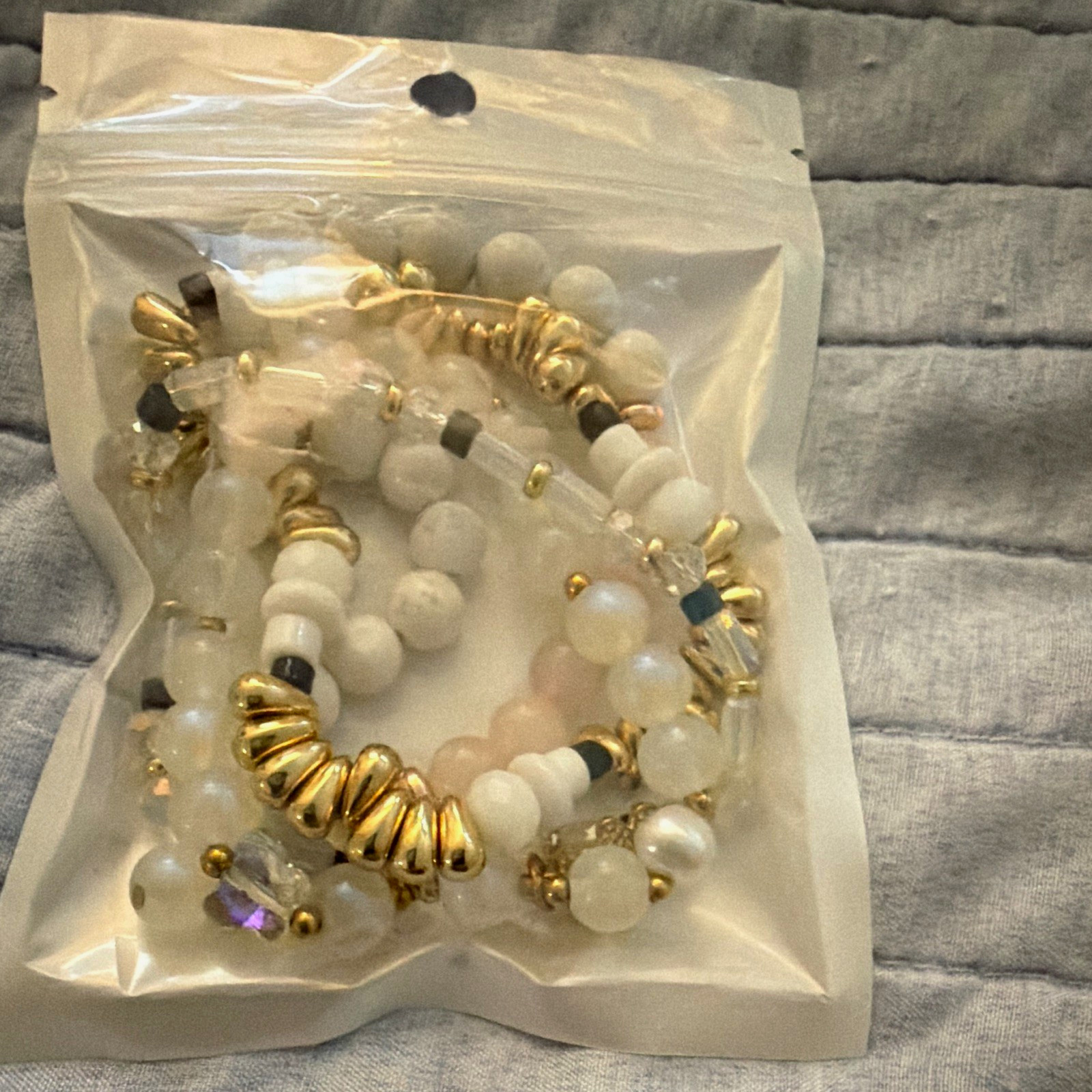 White/Gold Tone Beaded Stretch Bracelet Set, Stackable Dangle Charm, No Stone