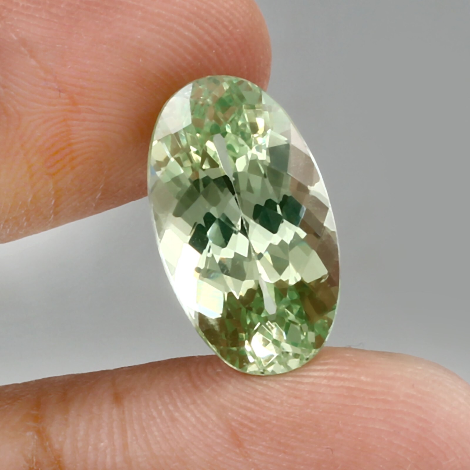 AAA Natural Bi-Color Green Ceylon Chrysoberyl Loose Oval Gemstone Cut 8.65 Ct