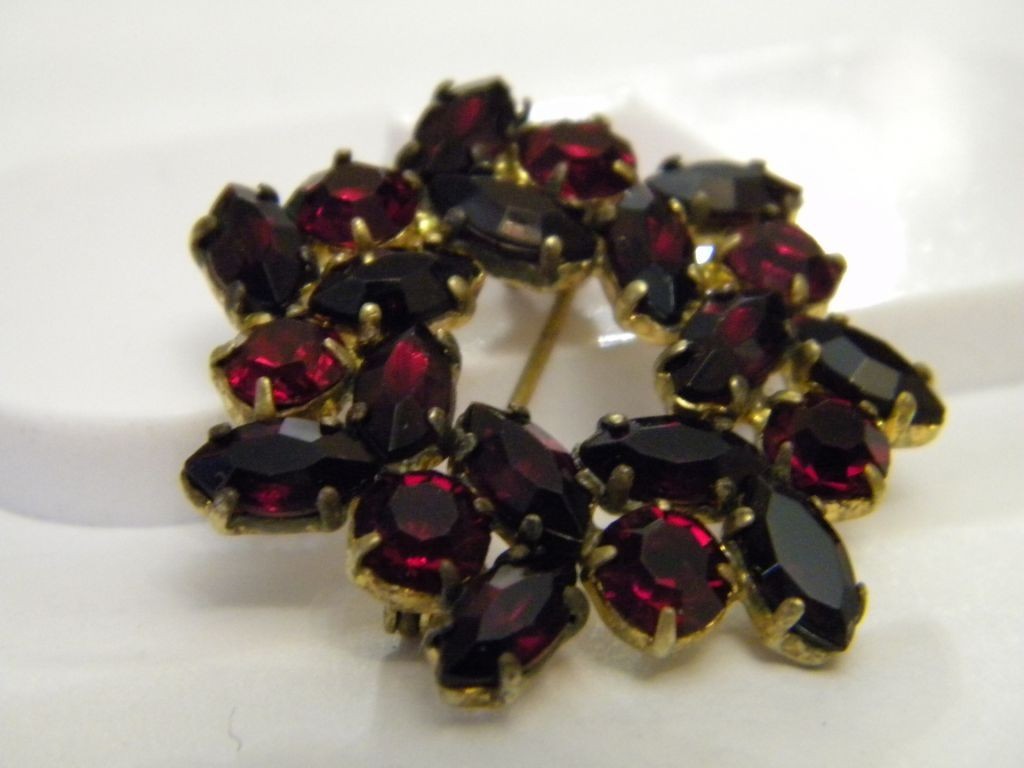 Brooch Czechoslovakia Czech Bohemian Garnet Glass Jablonex e 252