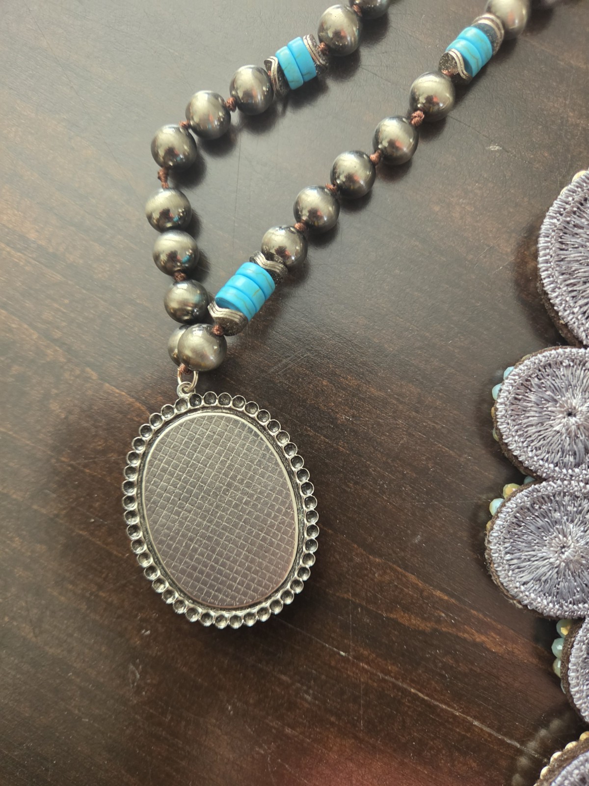Lot Of Turquoise Jewelry Beaded Thai Bib Collar Necklace W Howlite, Navajo & See