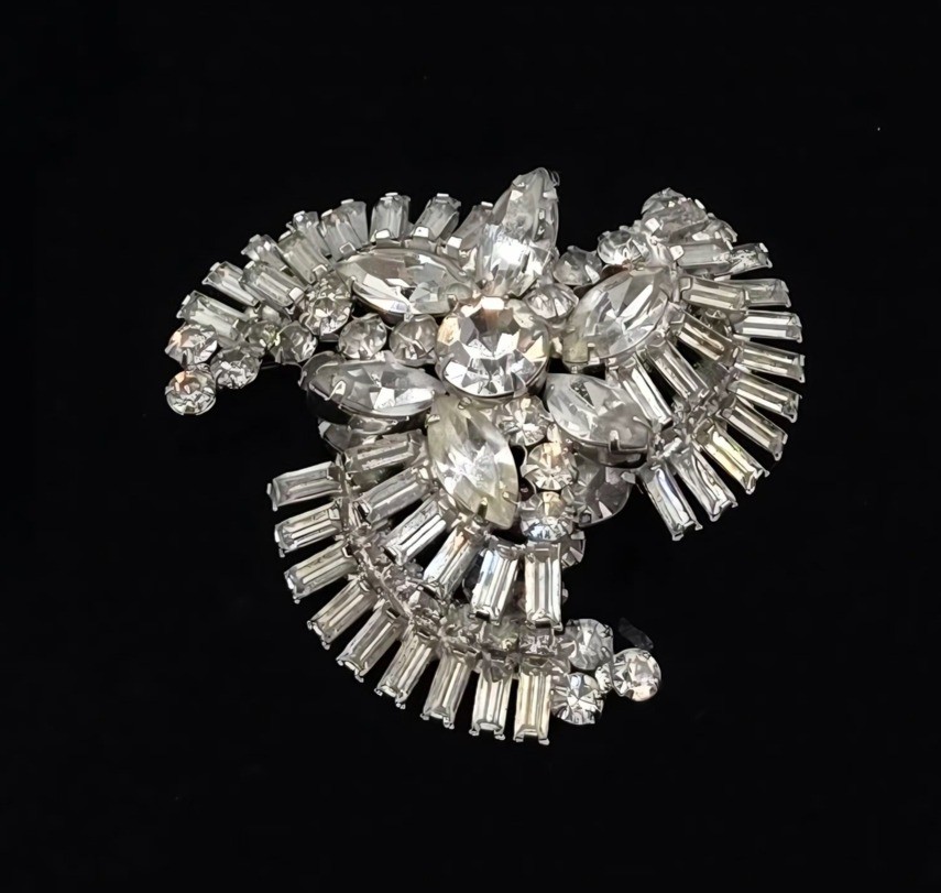 Juliana DeLizza & Elster Large Sparkling Ice Rinestones Swirling Brooch