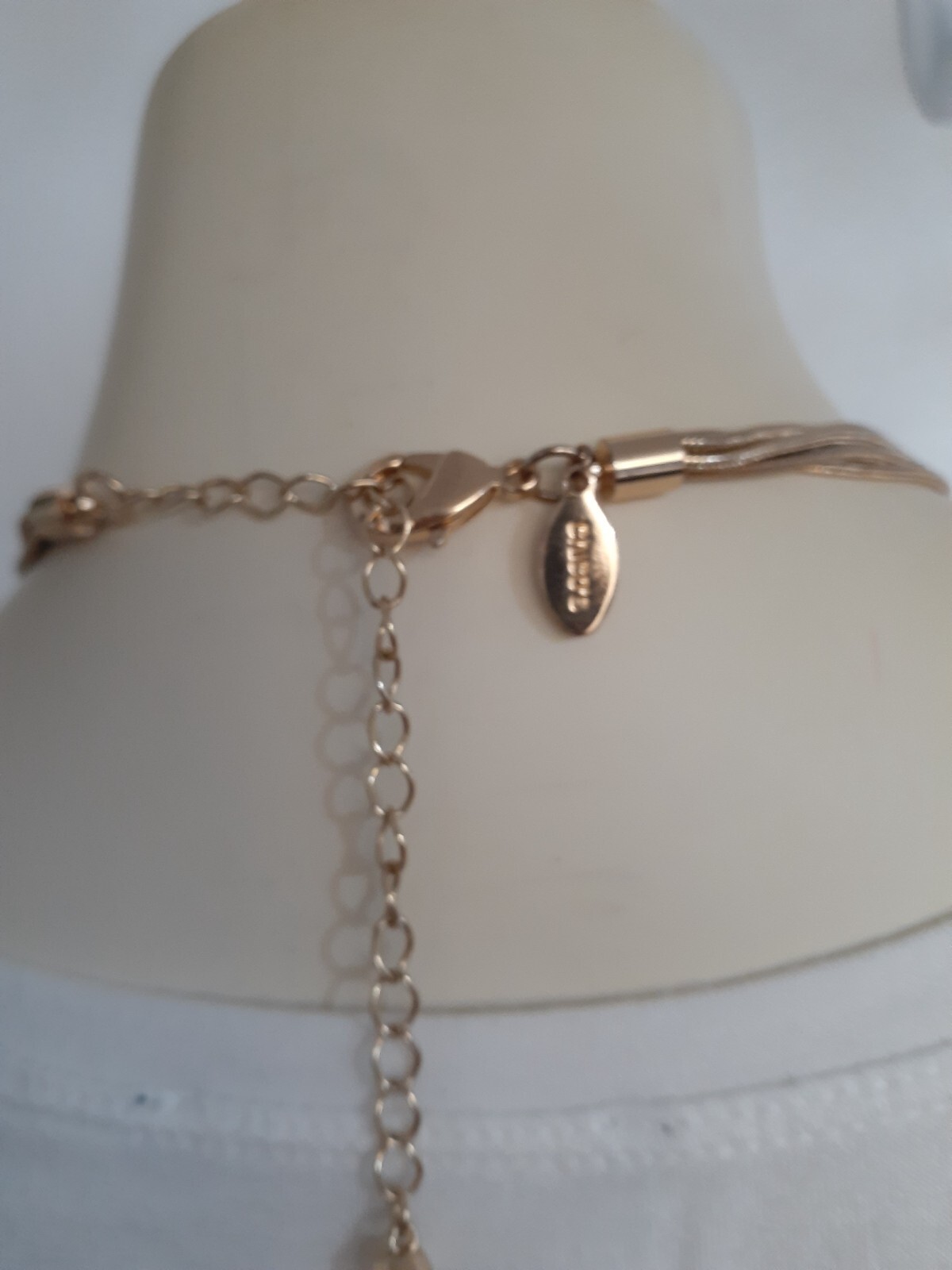 CHICO’S women necklace gold tone 24 inch long NWOT excellent condition