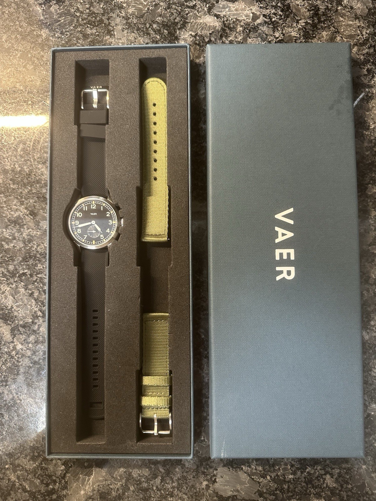 VAER S5 DIRTY DOZEN MEN’S QUARTZ FIELD WATCH 40MM CASE LOS ANGELES US MICROBRAND