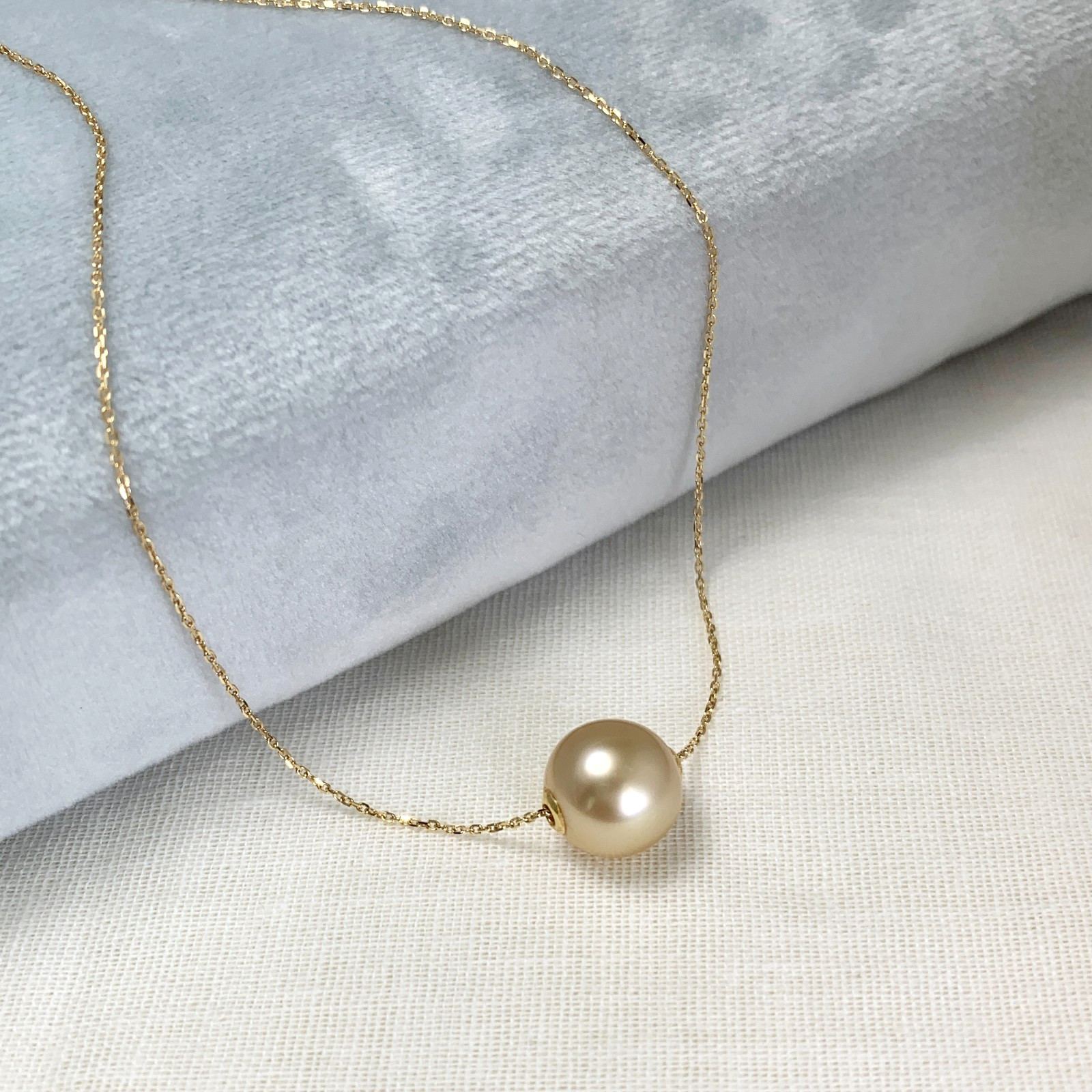10.6mm Round Gold South sea pearl Pendant Necklace 18Kt Yellow Gold,17″