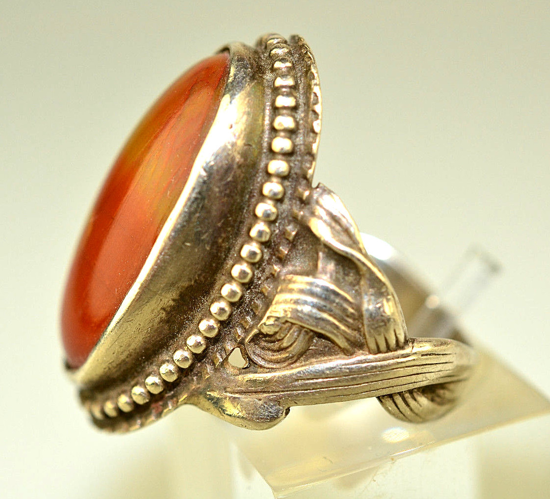 STERLING SILVER OVAL AGATE RING WITH BEAD BORDER & ENTWINED VINE SHANK SIZE 5.75