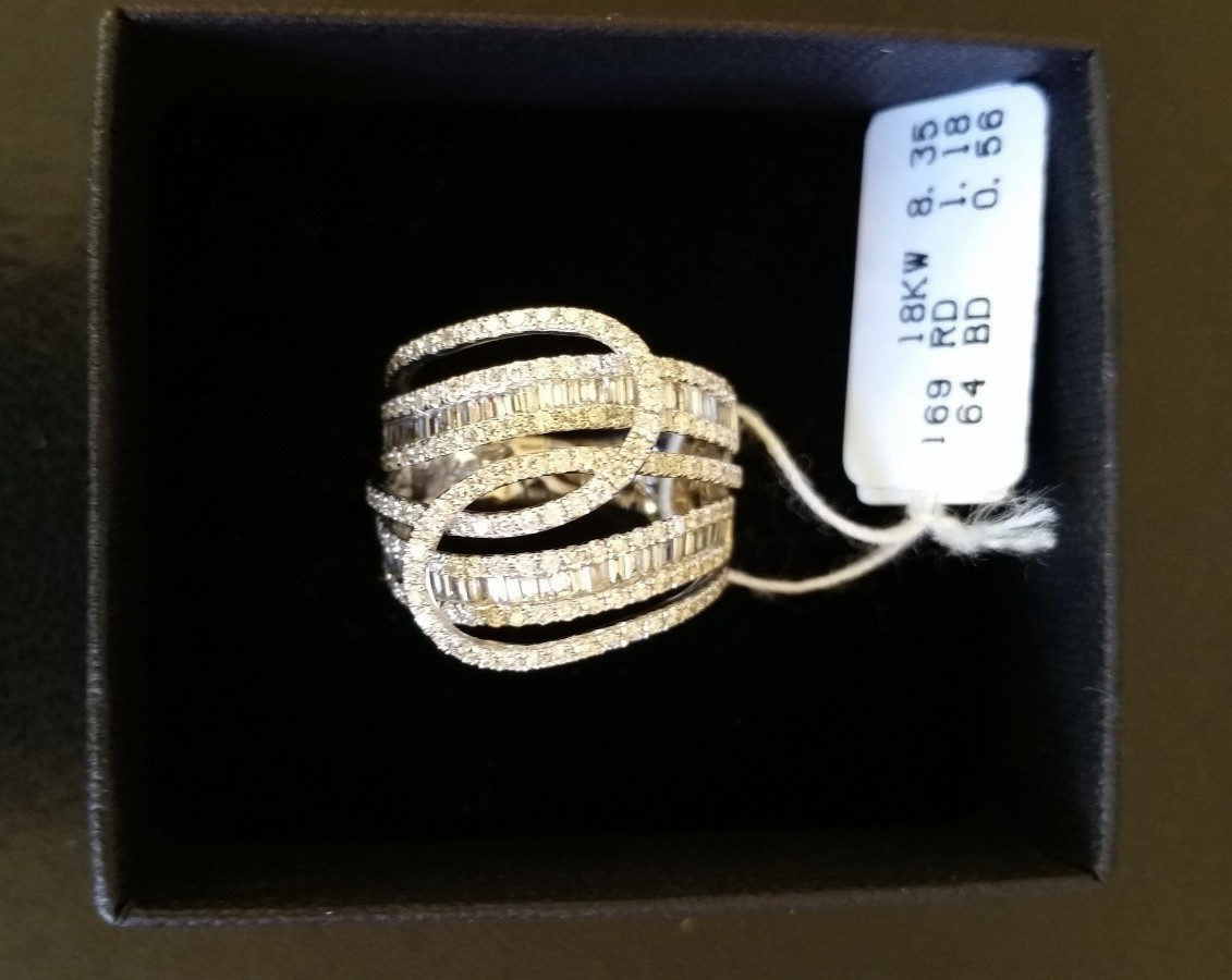 18k White Gold and 1.74ct TDW, Diamond Cluster Dress Ring. M size. New/Box