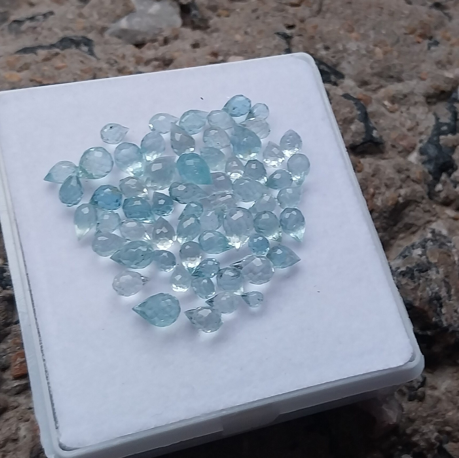 31.5Ct 2.5×4 to 5×7.5 MM Natural Blue Moss Aquamarine Teardrops Cut 61 Piece Lot