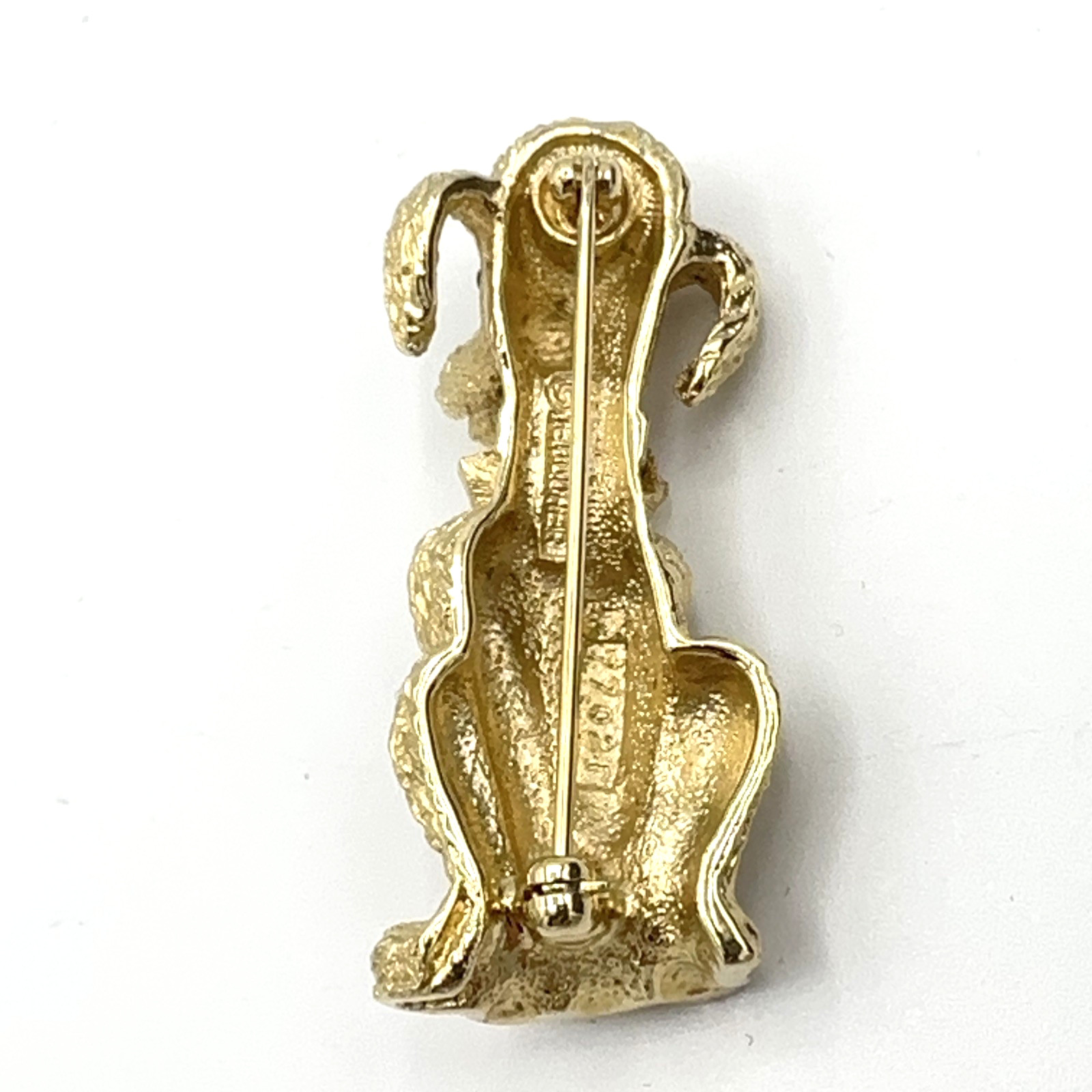 BOUCHER vintage dog brooch – gold-tone sitting poodle w/ bow pin – 7702P signed