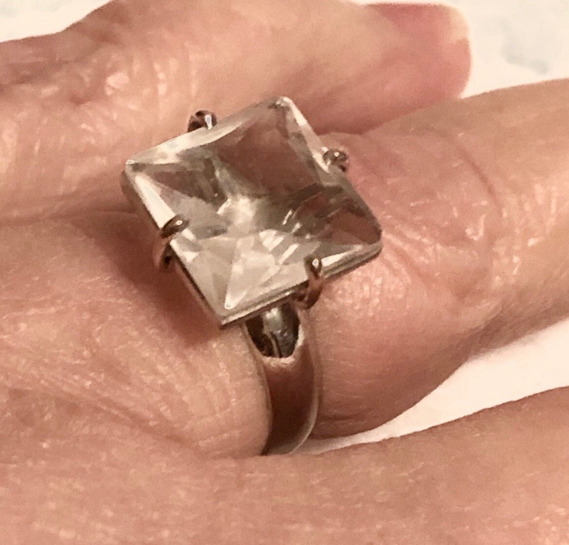 Vintage 18k White Gold Different Stone Cut Sapphire Tower Cocktail Ring Size 7