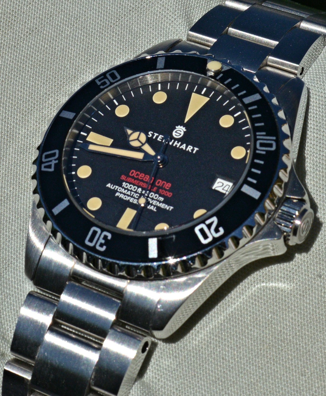 Steinhart Ocean One Red Sub Exclusively Edition For Gnomon Like New Full Set