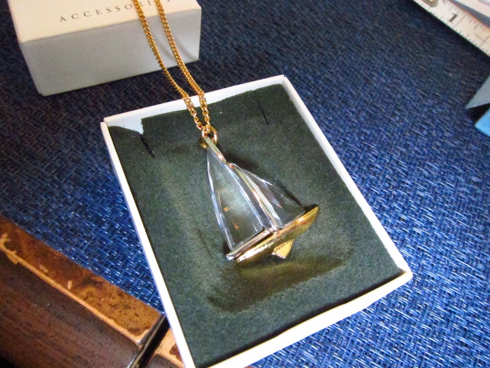 Swarovski Crystal Memories Sailboat Pendant Necklace 3 cm Pendant 20” Necklace