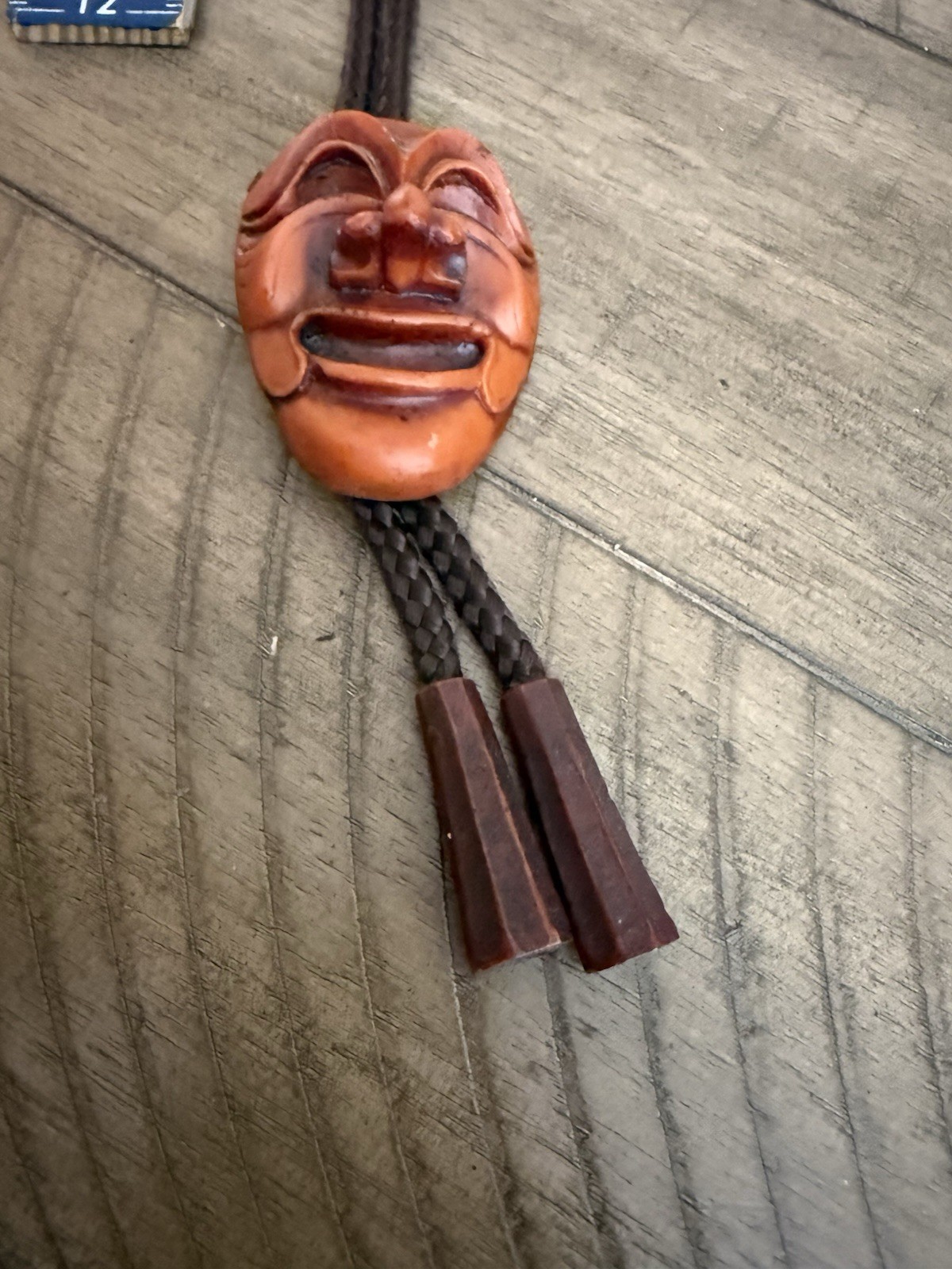 Vintage Korean Hahoetal Yangban Resin Wood Look Face Mask Bolo Tie