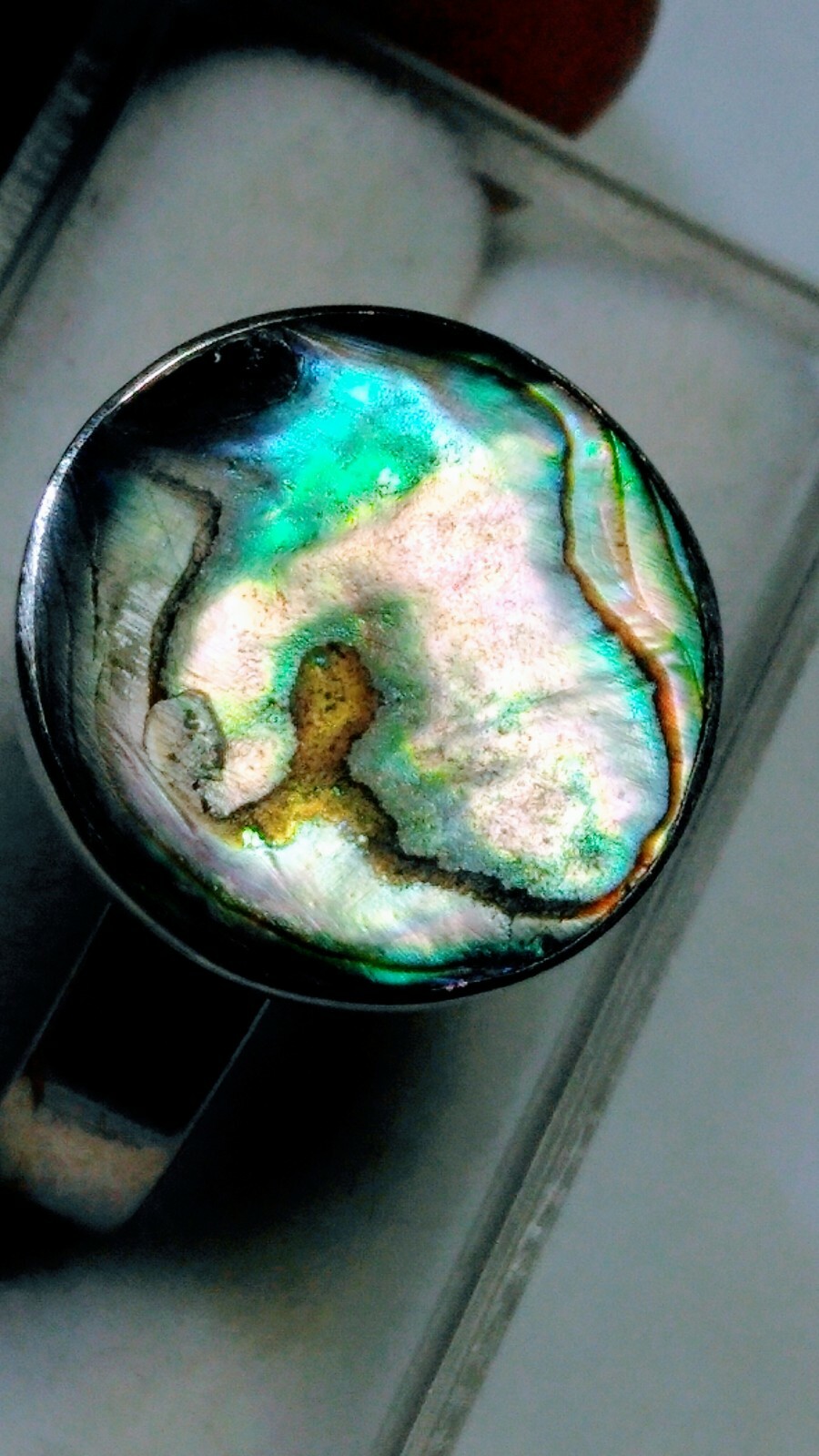 SPECTACULAR ABALONE SHELL INLAYS IN STERLING SILVER.925 RING SIZE 8.75-9.0!