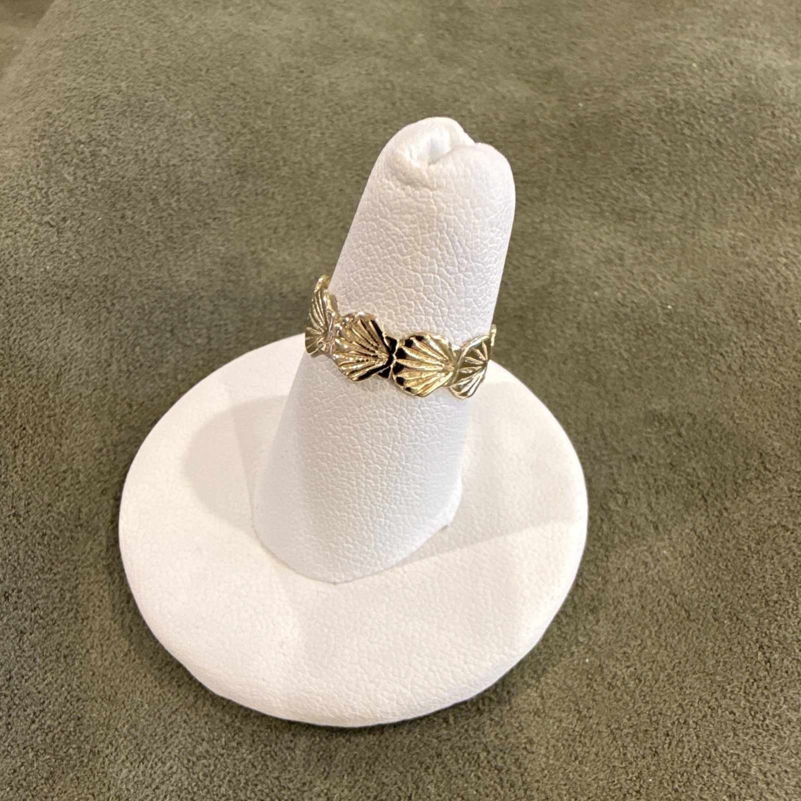 14K Yellow Gold Scallop Shell Band Ring Signed RJ 6mm Sz 7 Beachy