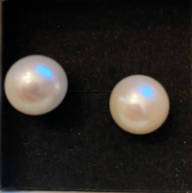 Dr. Pearl 10 mm White Freshwater Pearl with 925 Silver Stud Earring