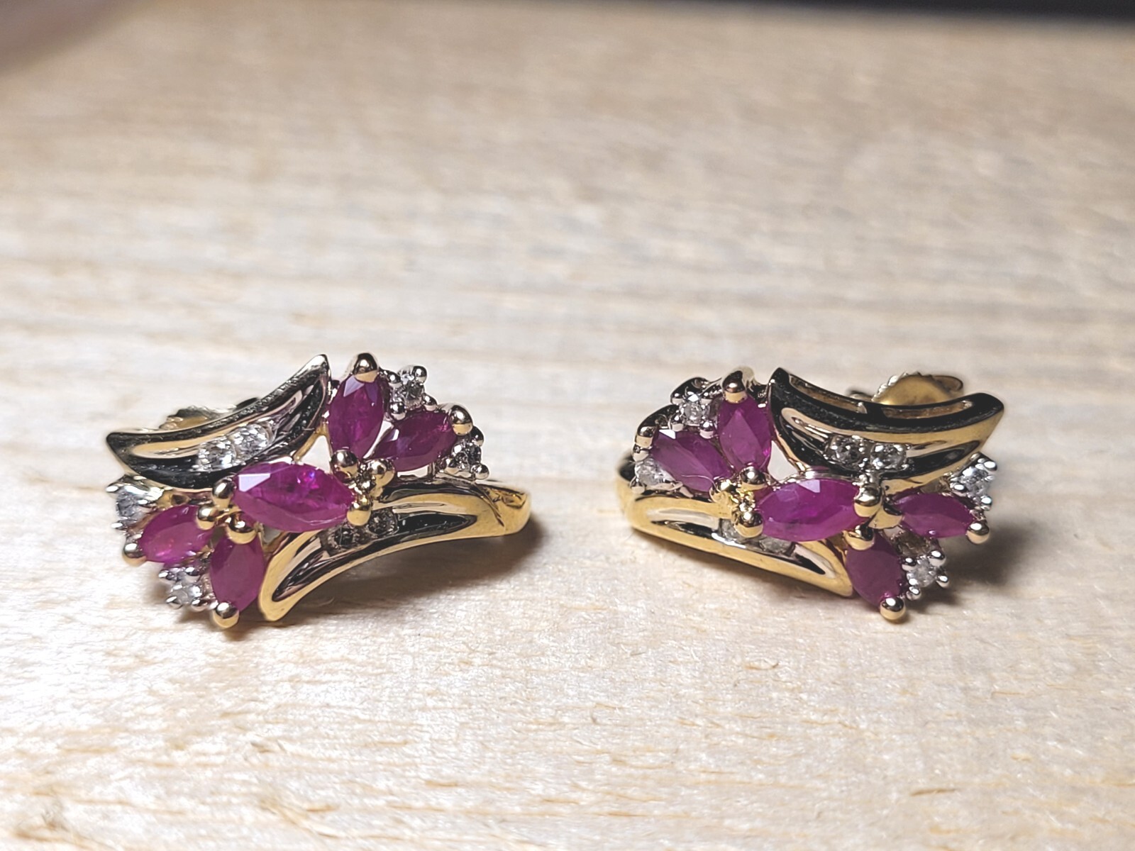 10kt Yellow Gold Ruby And Diamond Earrings Stamped IKG I-4562