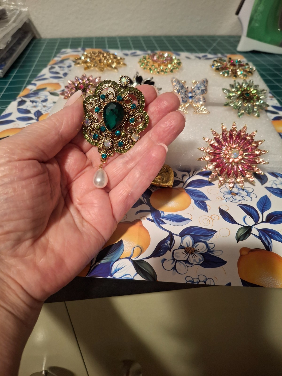 Modern Rhinestone Brooch Pin Lot (10 Pc) – Grandmillennial Granny Chic