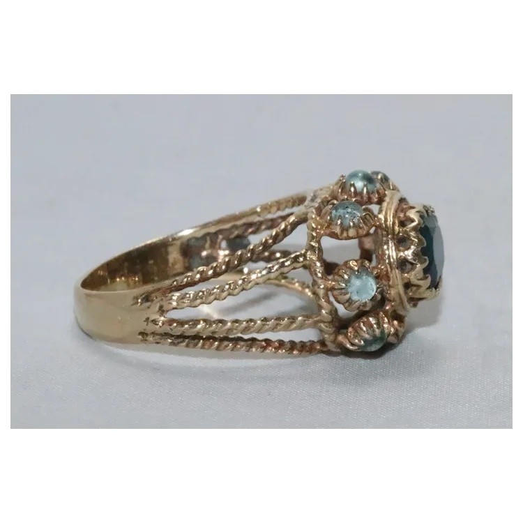 14 KT Yellow Gold Blue Gemstones Ring