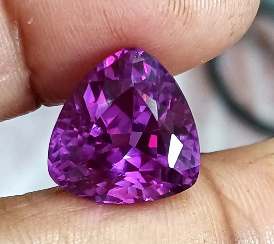 7.85 Ct Natural Bi-Color Trillion Cut Certified Montana Sapphire Loose Gemstone