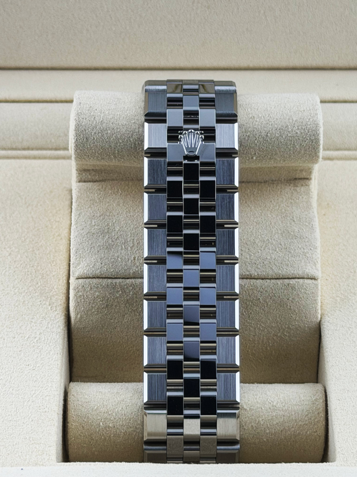 2026 Rolex Land-Dweller 40MM White “Honeycomb” Dial (127334)