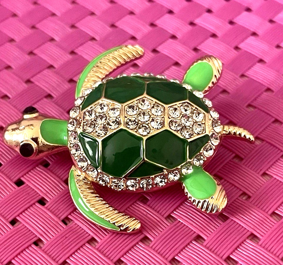Green Turtle Enamel & Rhinestone Brooch Pin Gold Tone Finish Crystal Shell NEW