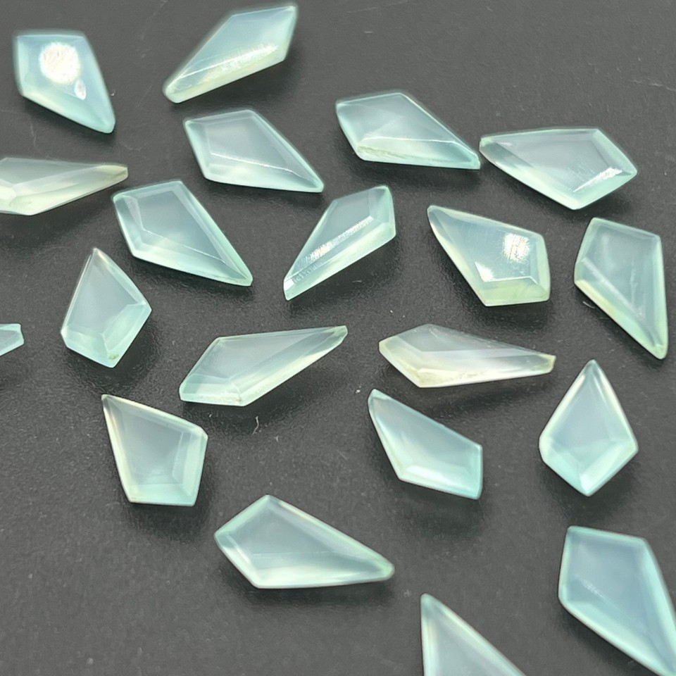 [WHOLESALE] NATURAL AQUA CHALCEDONY FACETED KITE SHAPE LOOSE GEMSTONE