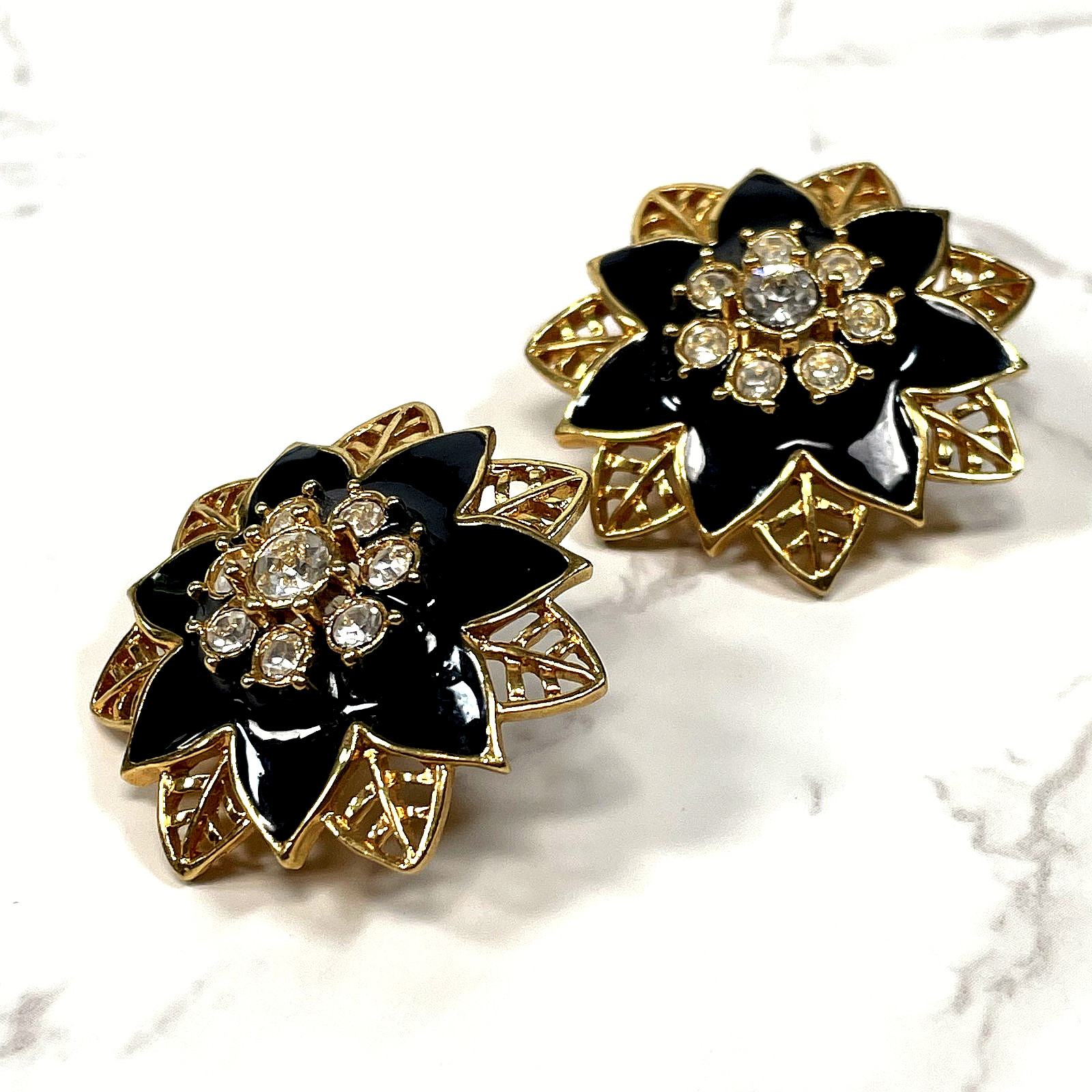 Vintage Oscar de la Renta Signed O Logo Gold Black Enamel Flower Post Earrings