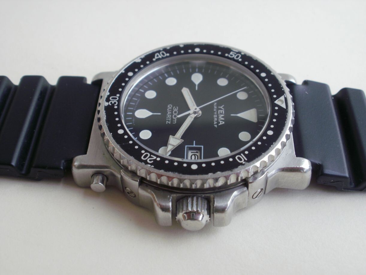 Yema Navygraf 300m. men’s ref.T9 043 6 original diver quartz vintage wrist watch