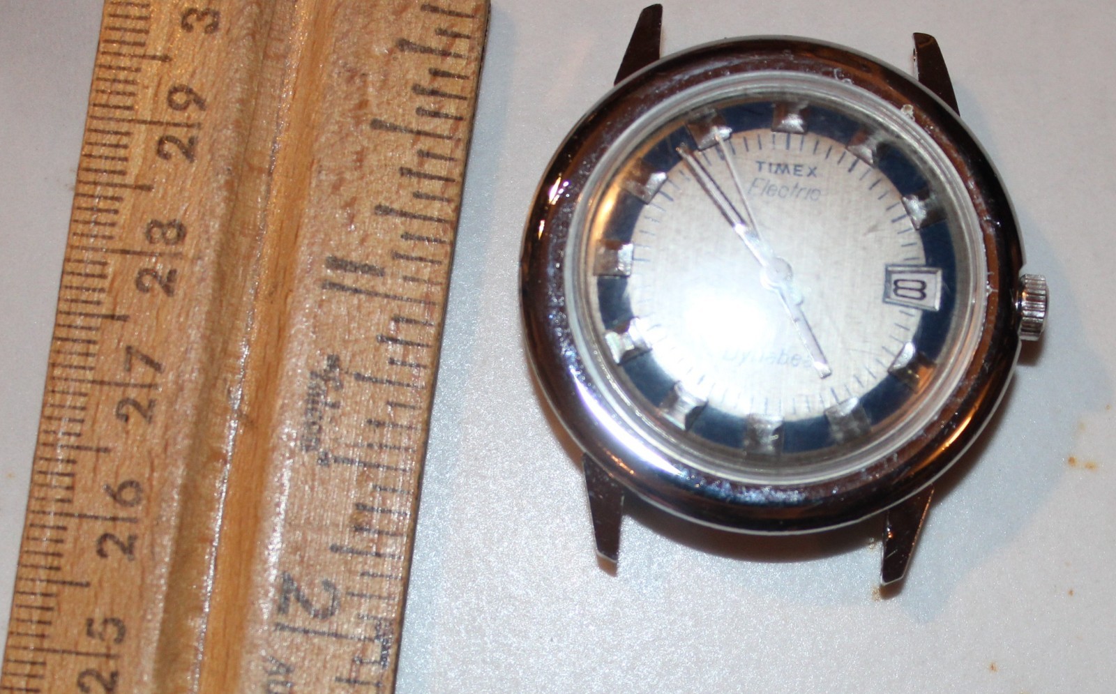 Vintage Timex Dynabeat Men Silver Tone Electric Watch Runs Good Collectible