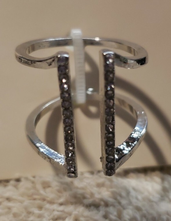NEW A NEW DAY SILVERTONE RHINESTONE RING, SIZE 9, BAR RING, NWTS $9.99