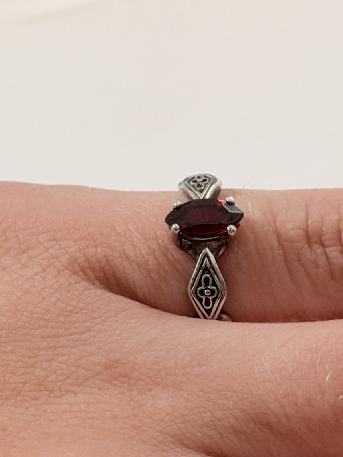 Avon RJ Graziano Sterling Silver Garnet Link Ring Size 5 925 Vintage Birthstone