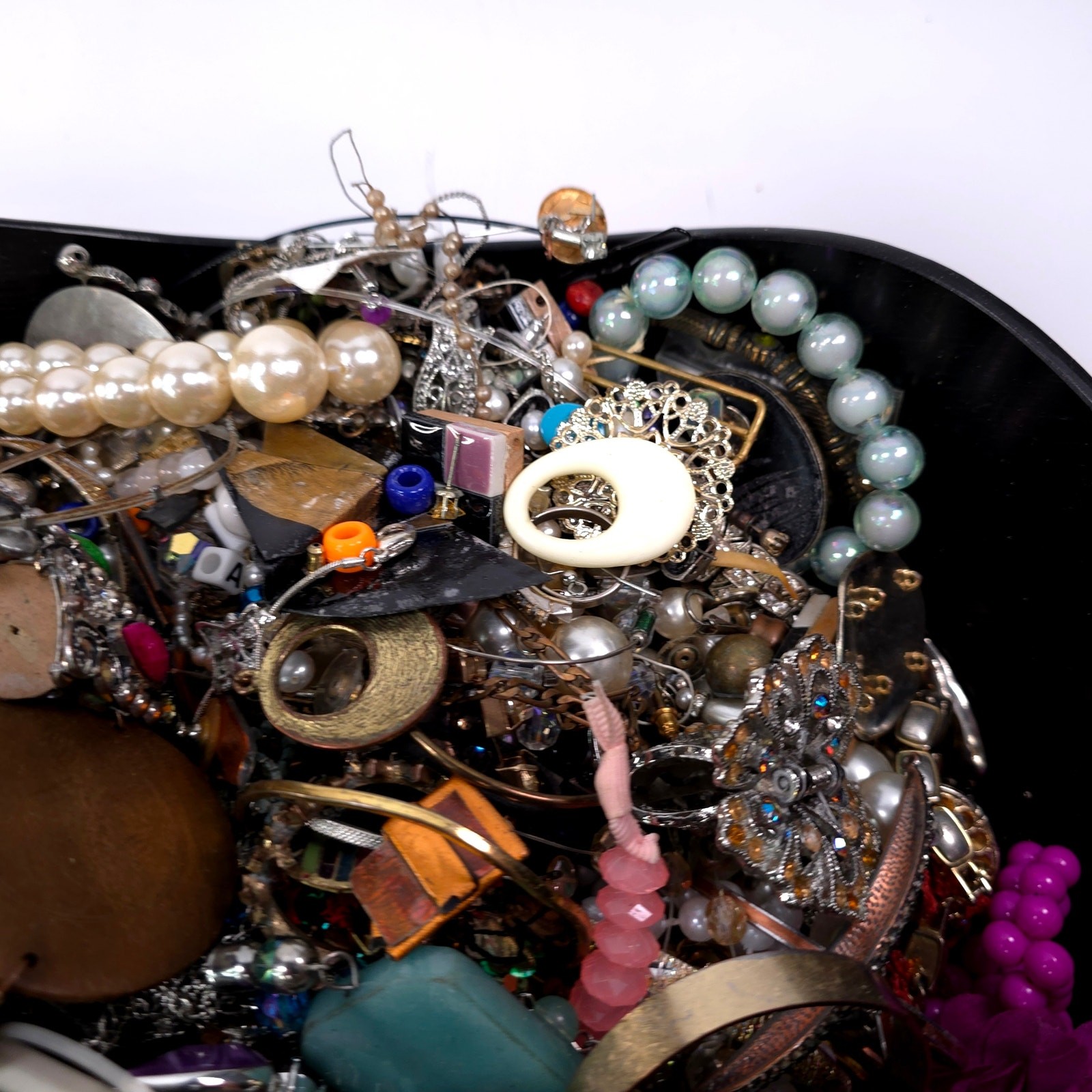 10 lb Vintage to Now Mixed Jewelry Lot Costume Craft Repair Junk Resale J38