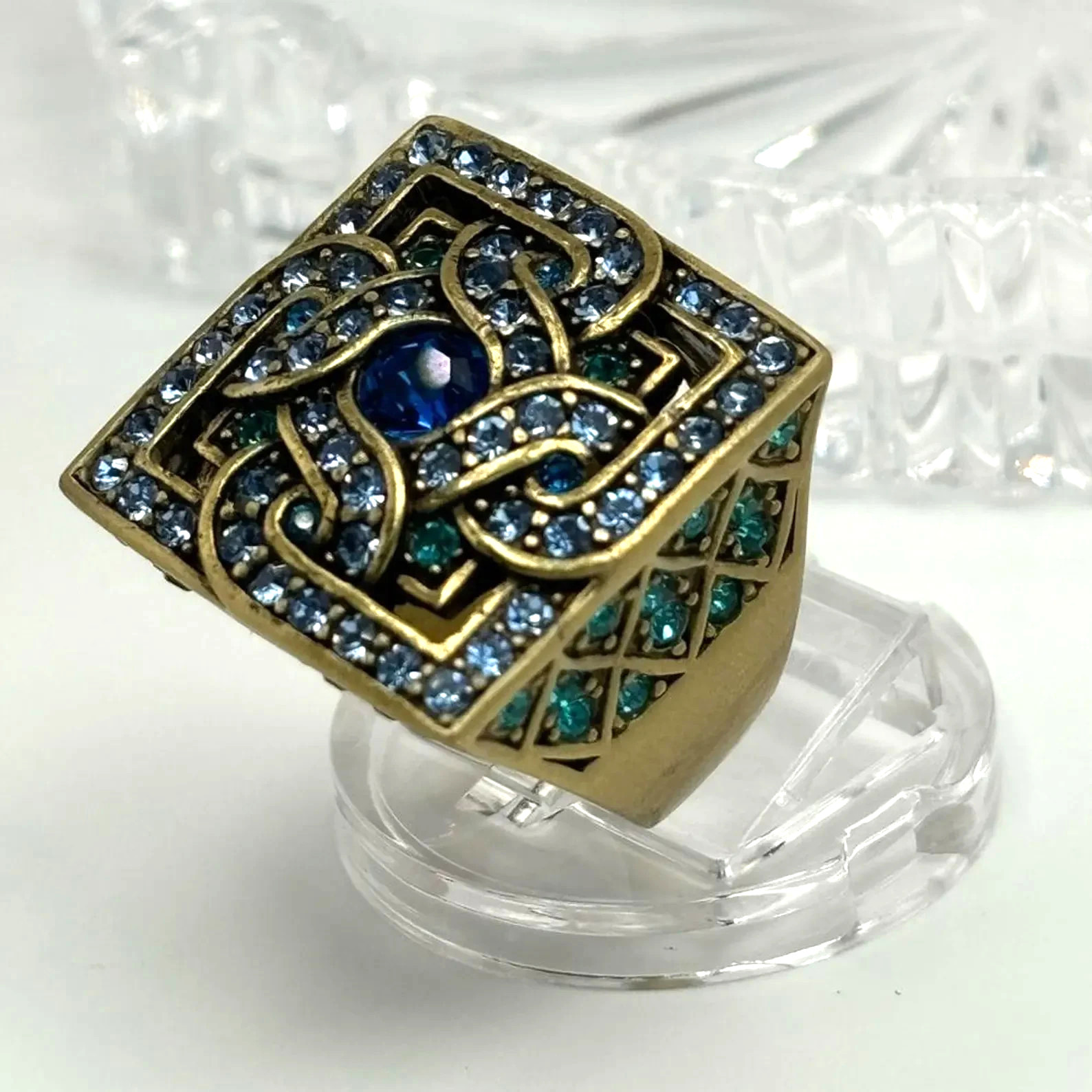 LA VINTAGE KATHY LEVINE SQUARE SHADES OF BLUE RHINESTONE SERENDIPITY RING 7 LN