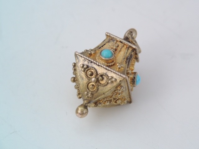 ANTIQUE VICTORIAN ETRUSCAN 14K GOLD & TURQUOISE LATERN STYLE PAGODA CHARM